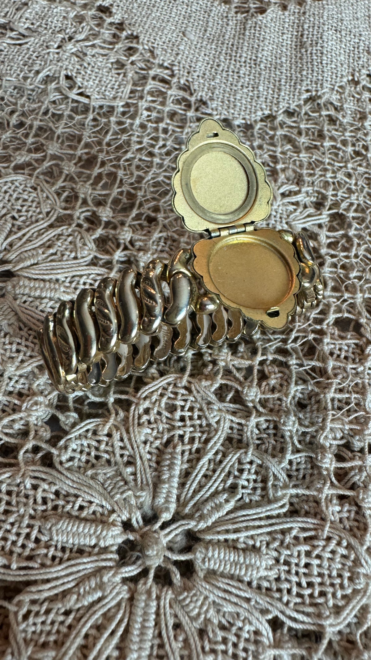 WWII Sweetheart Gold Locket
