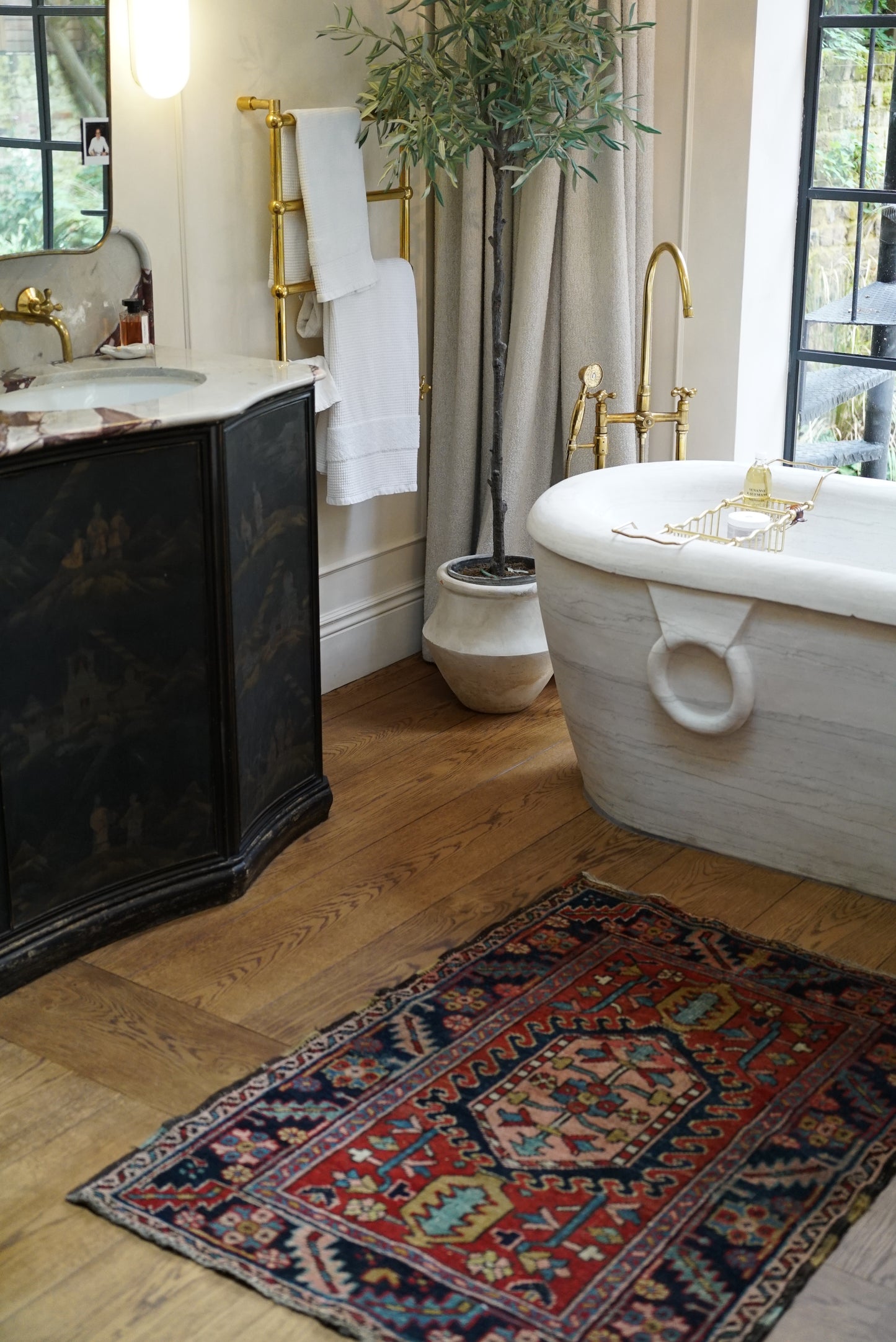 Antique Rug: Agnetta