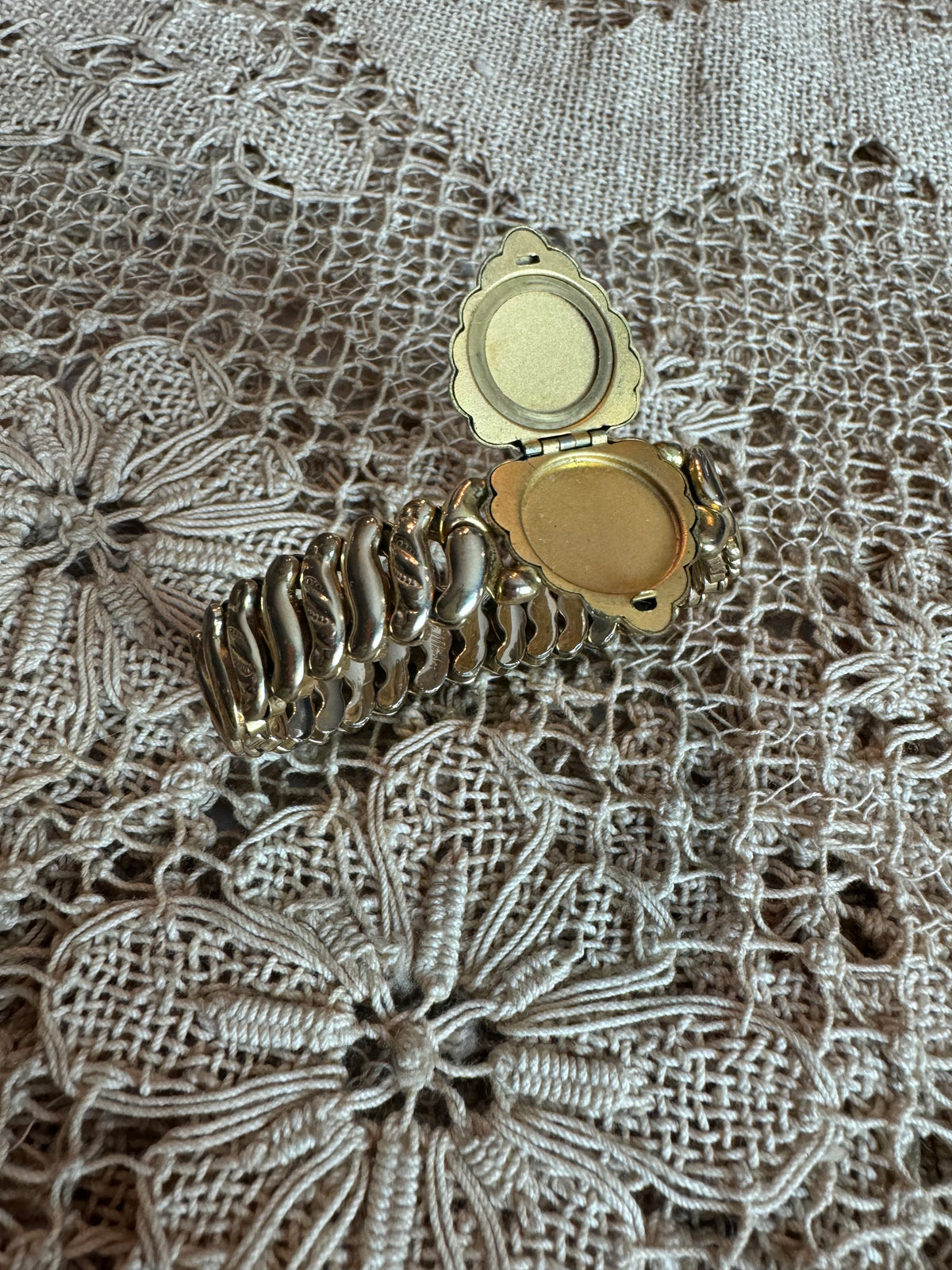 WWII Sweetheart Gold Locket